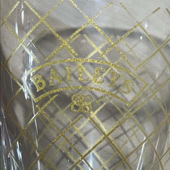 BAILEYS Clear Glass Mug with Gold Pattern - Picture 2 of 4